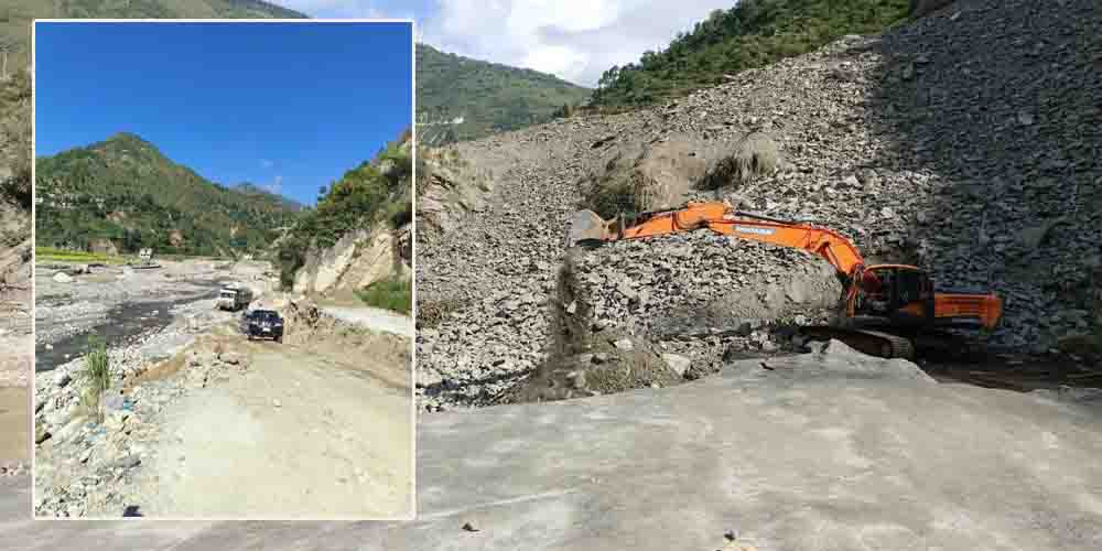 Featured Image of the news article बाढीले क्षतिग्रस्त बीपी राजमार्गमा अस्थायी सडक निर्माण, सवारी सञ्चालन तयारी